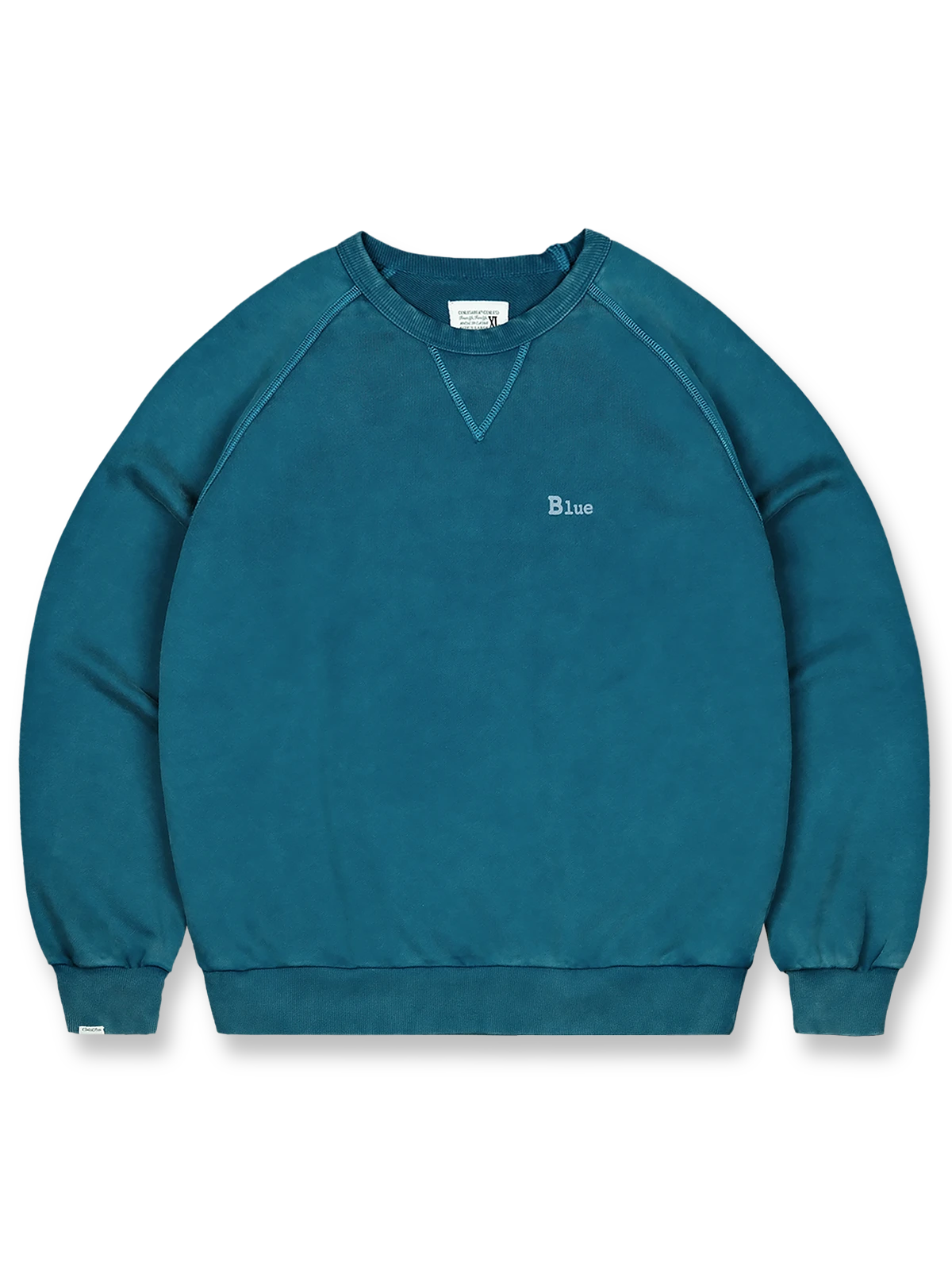 製品画像
「N.COLOR懐かしさの色シリーズの色落ち加工スウェット全体イメージ。420g厚手コットン生地とスノーウォッシュ加工が特徴で、レトロカラーがヴィンテージスタイルを引き立てる一着。」
詳細画像
「胸元の英文字プリントとスノーウォッシュ加工による色落ち感が際立つ生地のディテールクローズアップ。柔らかな肌触りと褪色の質感が魅力。」