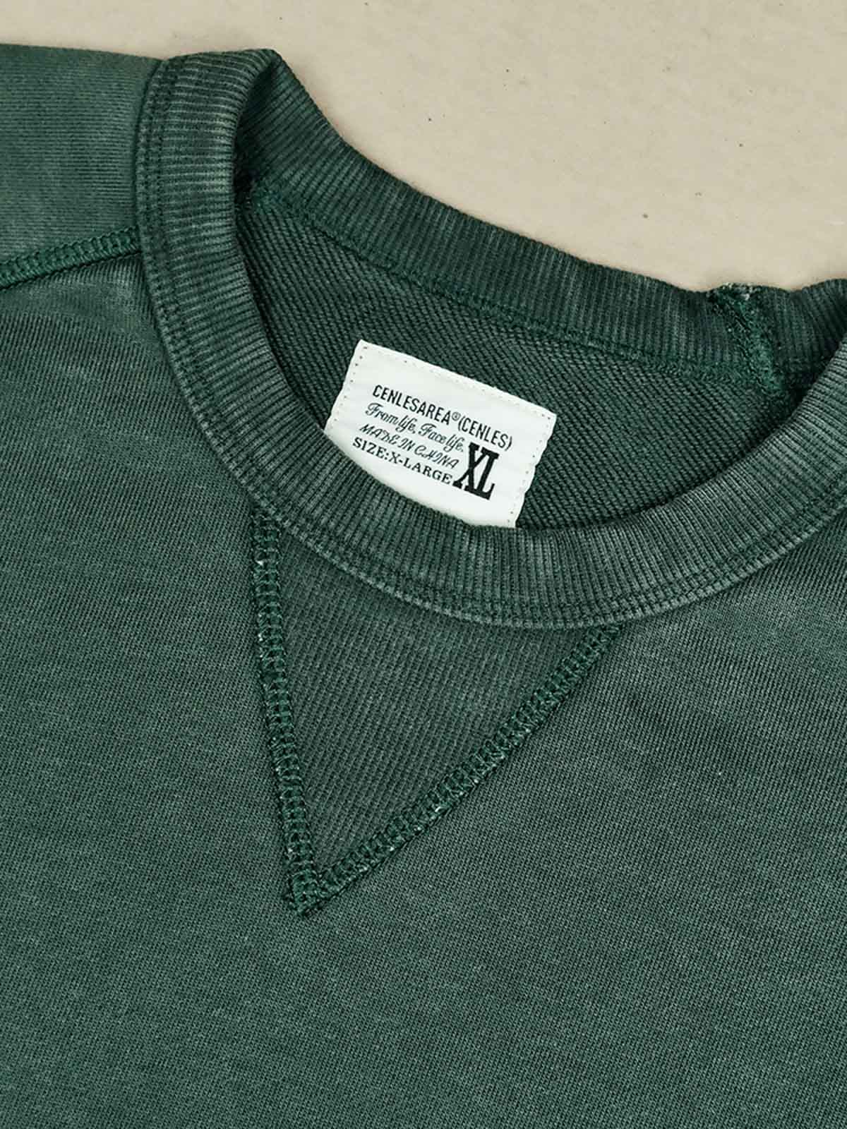 製品画像
「N.COLOR懐かしさの色シリーズの色落ち加工スウェット全体イメージ。420g厚手コットン生地とスノーウォッシュ加工が特徴で、レトロカラーがヴィンテージスタイルを引き立てる一着。」
詳細画像
「胸元の英文字プリントとスノーウォッシュ加工による色落ち感が際立つ生地のディテールクローズアップ。柔らかな肌触りと褪色の質感が魅力。」