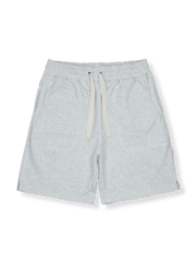 ヘビーニットスポーツショーツの正面全体図、グレーの色を展示