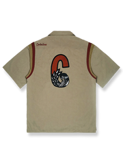 ワークアウトドアボウリング半袖シャツの正面全体図、カーキグリーンのカラーを展示