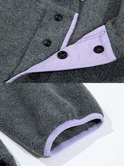 製品画像: 柔らかなフリース素材を使用したハーフジップフード付きスウェットの正面全体画像。裾ドローコードとショート丈デザインが特徴的な冬に最適な一着。
詳細画像: ハーフジップデザインと、シルエット調節可能な裾ドローコードのディテールクローズアップ画像。柔らかなフリース素材の質感が際立つ。