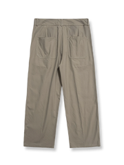 製品画像: クラシックな前中プリーツデザインとドレープ感のあるワイドレッグカットを特徴としたヴィンテージスタイルのスラックス全体展示、100%コットン素材使用
詳細画像: 前中プリーツデザインとハイウエストディテールのクローズアップ、優雅なドレープ感と流れるようなラインを強調