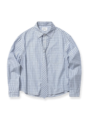 製品画像: インテリ風のチェック柄デザインとネクタイディテールが特徴の100%コットンシャツ全体展示、優雅でヴィンテージ感あふれるスタイル
詳細画像: チェック柄の細部とネクタイデザインのクローズアップ、インテリ風のディテールが強調された部分