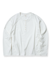 製品画像: 260G ヘビーコットン素材を使用したクラシックなヘンリーネック長袖Tシャツ全体展示、アメリカンヴィンテージスタイルのデザイン
詳細画像: ヘンリーネックのボタンディテールとヘビーコットン生地のクローズアップ、質感と耐久性を強調した部分