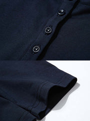 製品画像: 260G ヘビーコットン素材を使用したクラシックなヘンリーネック長袖Tシャツ全体展示、アメリカンヴィンテージスタイルのデザイン
詳細画像: ヘンリーネックのボタンディテールとヘビーコットン生地のクローズアップ、質感と耐久性を強調した部分