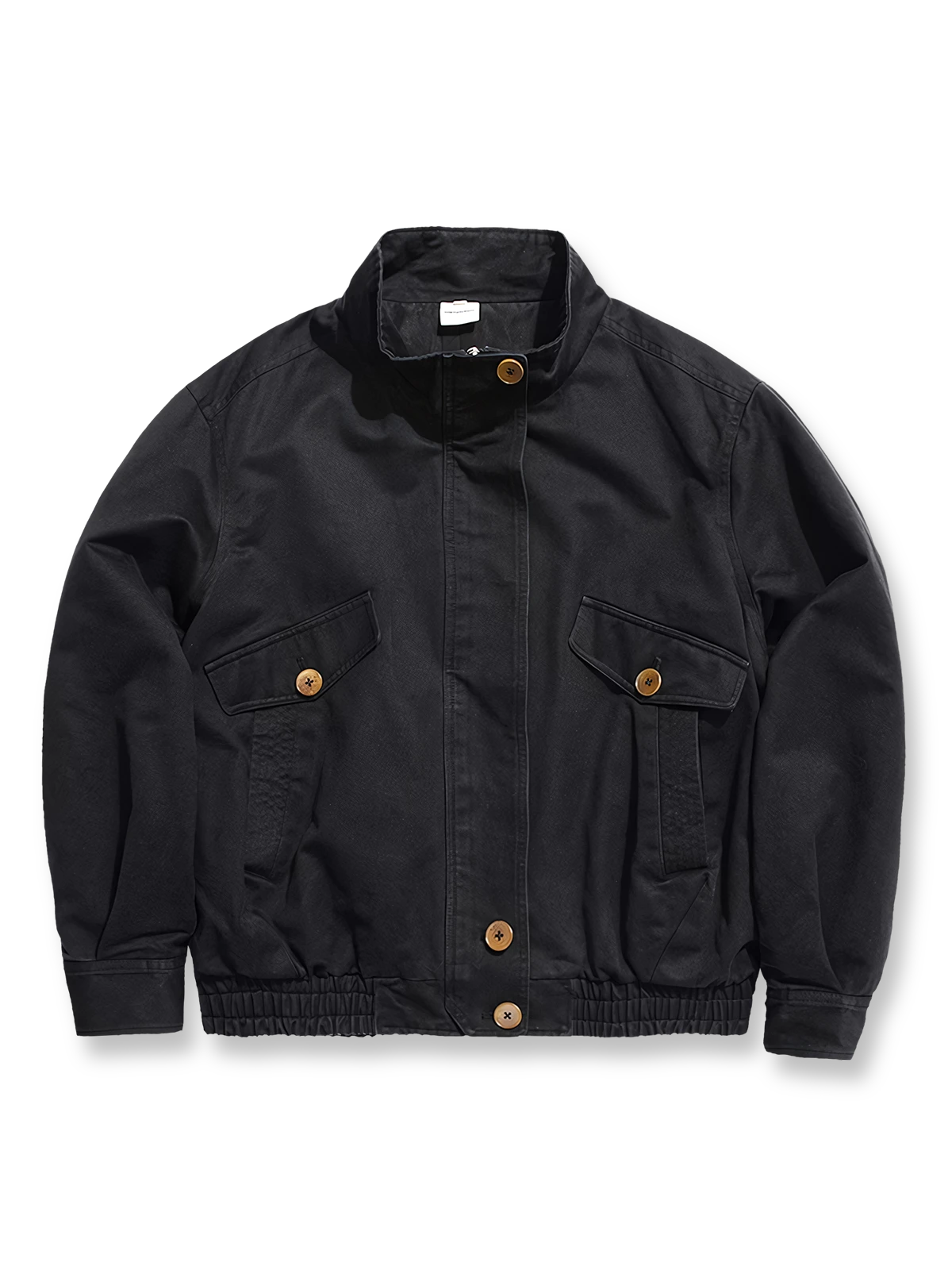 製品画像: ドレーピング(立体裁断)技法を活かしたスタンドカラーのワークジャケット全体展示、サンドウォッシュ加工とコーマコットン素材を使用したヴィンテージ感のあるデザイン
詳細画像: ドレーピングカットによる立体感、スタンドカラーのディテール、大容量ポケットのクローズアップ