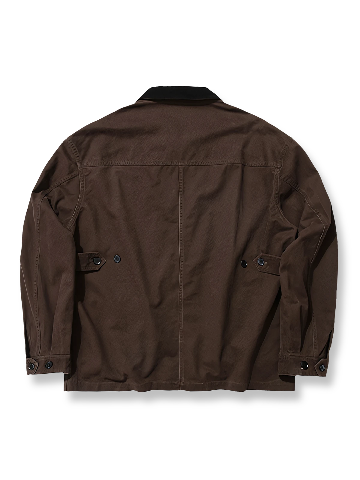 製品画像: アメリカンヴィンテージスタイルのコーデュロイ襟ハンティングワークジャケット全体展示、バーンズ風デザインとサンドウォッシュ加工が施されたクラシックなヴィンテージジャケット
詳細画像: コーデュロイ襟と多機能ポケットのディテール特写、サンドウォッシュ加工で強調された自然な色褪せ感と耐久性