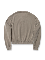 製品画像: ヘンリーネックデザインとショート丈のヴィンテージ風プルオーバースウェット全体展示、色褪せ加工とボクシーシルエットが特徴的
詳細画像: ヘンリーネックのディテールと塩揉み加工による自然なヴィンテージ感のクローズアップ、リブデザインが強調された袖口と裾