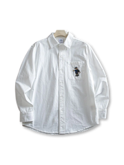 胸ポケットに猫刺繍が入ったオックスフォードシャツ