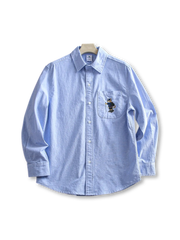 胸ポケットに猫刺繍が入ったオックスフォードシャツ