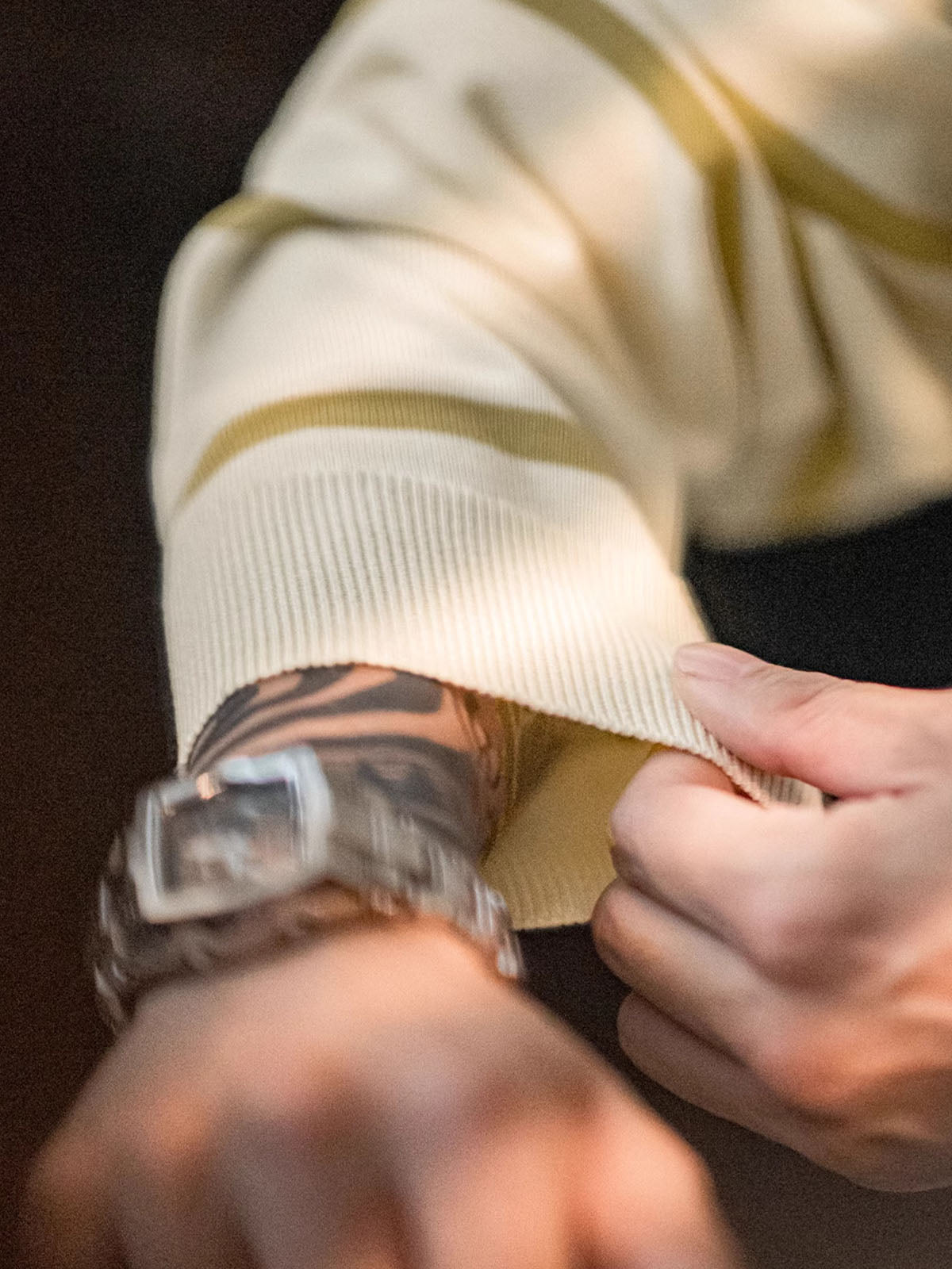 ポロ襟とストライプデザインのディテールアップ