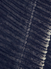 子母コーデュロイ生地と手作業によるヴィンテージ加工のディテール