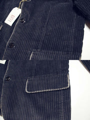 子母コーデュロイ生地と手作業によるヴィンテージ加工のディテール