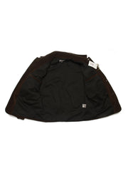 コットン刺繍とレザーパッチのディテール特写