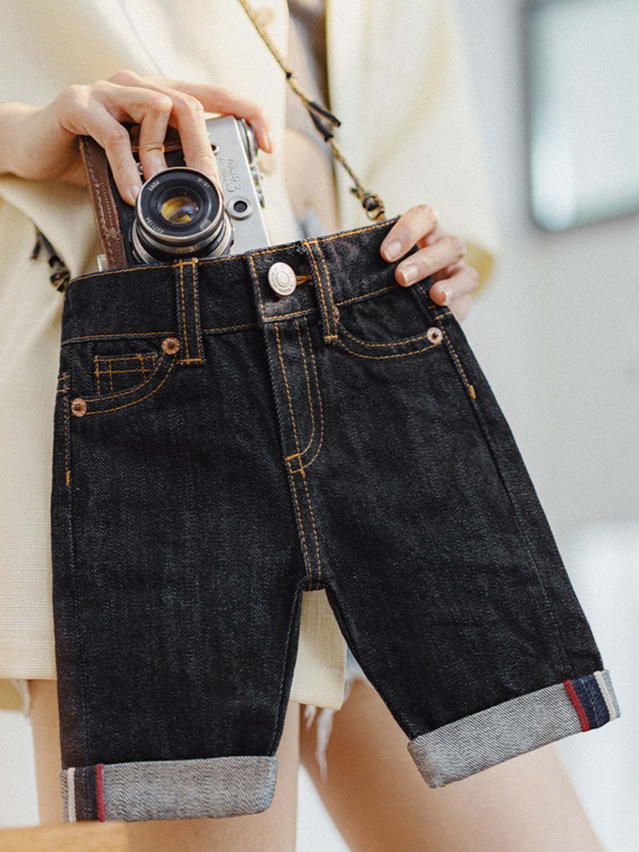 ミニデニムショルダーバッグの全体ビュー