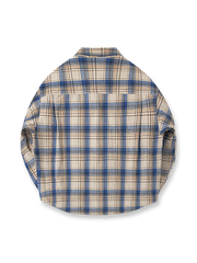 製品画像: 秋冬向け厚手ブルーチェック柄 三つポケットシャツの正面全体展示。レトロでクラシックなジャパニーズテイストデザイン。
詳細画像: 色褪せしにくい色織り生地と三つポケットのディテール。厚手で暖かい質感が伝わる画像。
