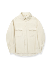 製品画像: ジャパニーズテイストのコーデュロイワークシャツの正面展示。冬に最適な柔らかい100%コットン素材で、カジュアルかつ上品なスタイルを提供。
詳細画像: ダブルポケットとコーデュロイ素材の質感を強調したディテール展示。実用性とレトロな魅力を兼ね備えたデザイン。