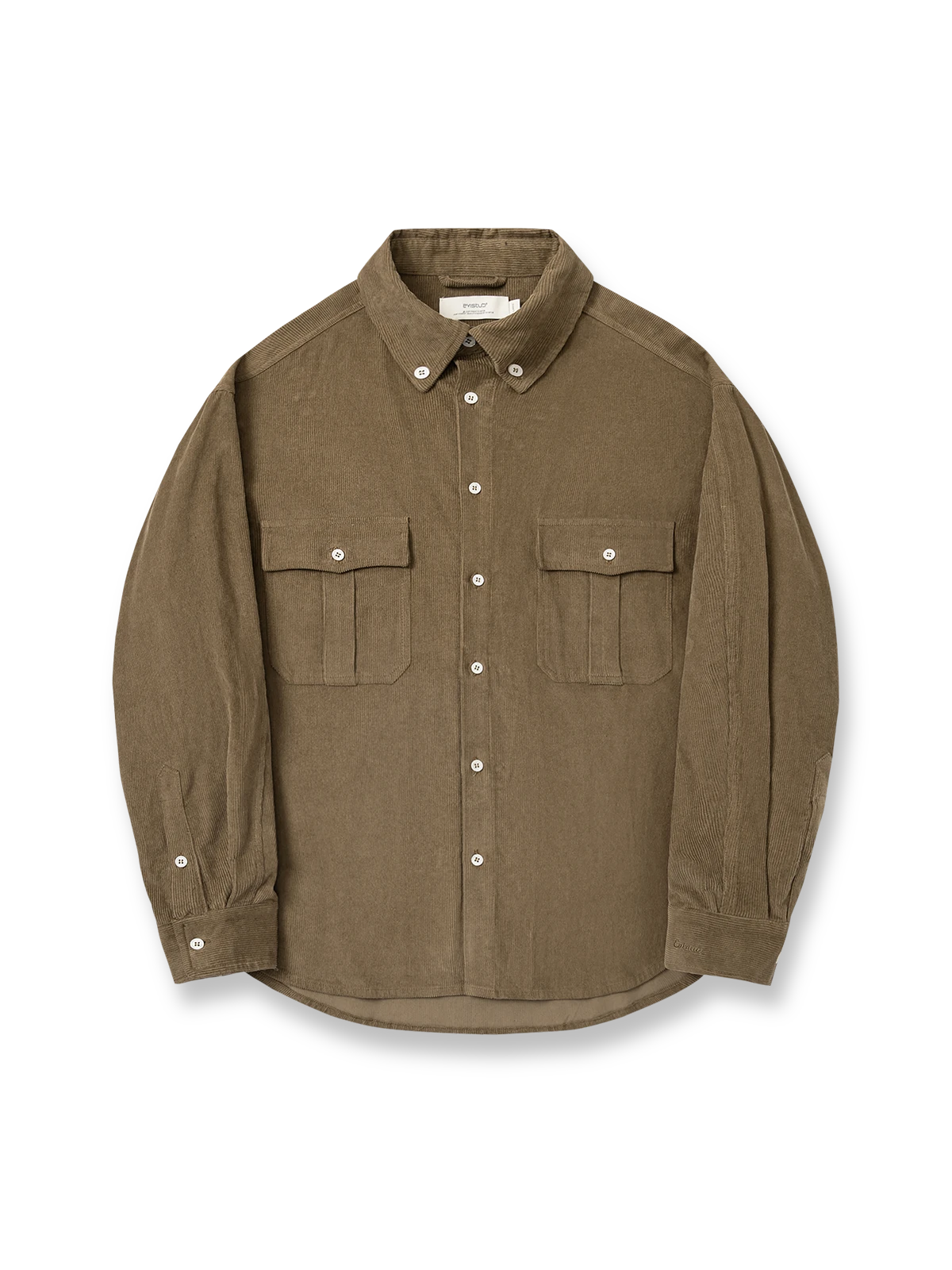 製品画像: ジャパニーズテイストのコーデュロイワークシャツの正面展示。冬に最適な柔らかい100%コットン素材で、カジュアルかつ上品なスタイルを提供。
詳細画像: ダブルポケットとコーデュロイ素材の質感を強調したディテール展示。実用性とレトロな魅力を兼ね備えたデザイン。