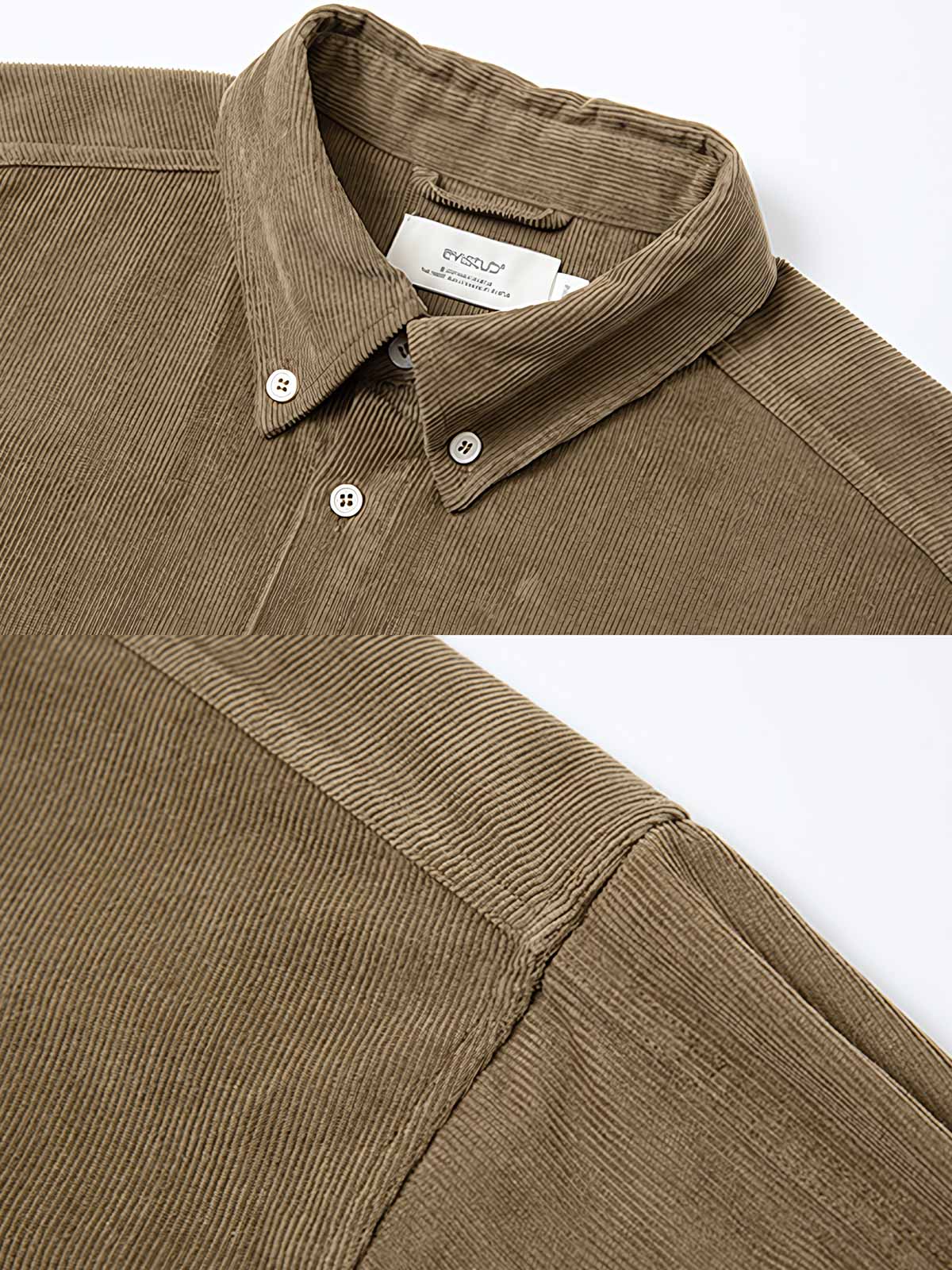 製品画像: ジャパニーズテイストのコーデュロイワークシャツの正面展示。冬に最適な柔らかい100%コットン素材で、カジュアルかつ上品なスタイルを提供。
詳細画像: ダブルポケットとコーデュロイ素材の質感を強調したディテール展示。実用性とレトロな魅力を兼ね備えたデザイン。