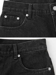 製品画像: アメリカンヴィンテージ ワイドデニムパンツの全体展示。高品質な13OZデニムを使用した、酵素洗い加工でヴィンテージ感を引き立てたデザイン。
詳細画像: 酵素洗い加工とデニムの質感ディテールの特写。繊細な質感と自然なヴィンテージトーンが強調されており、素材感が伝わる画像。