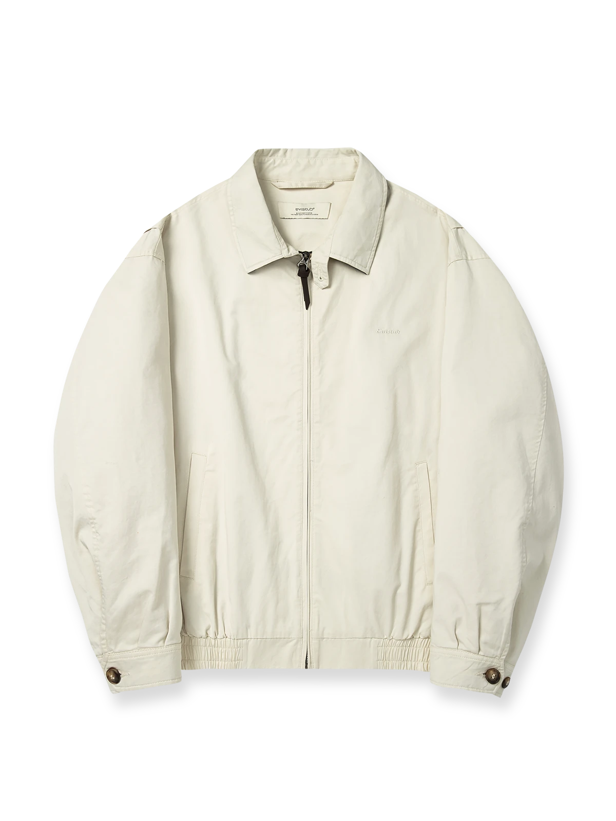 製品画像: ハリントンG9ヴィンテージジャケット全体展示。クラシックなオープンカラーデザインとヴィンテージウォッシュ加工で、洗練されたシルエットと柔らかな手触りが特徴のジャケット。
詳細画像: チェック柄ライニングとオープンカラー部分のディテール特写。ディテールのこだわりがヴィンテージ感を引き立て、上品なデザイン性を強調。