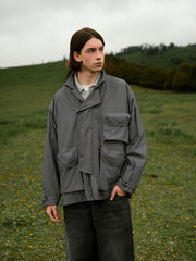 モデル着用のギャバジン混紡ヴィンテージワークジャケットの全体スタイリング