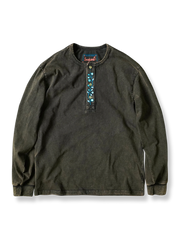 花柄刺繍入り ヘンリーネック 長袖Tシャツ