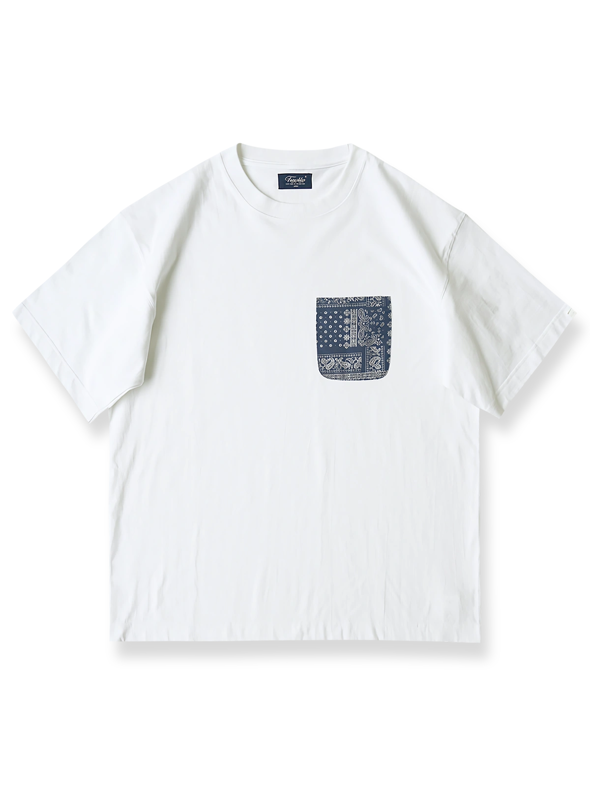 ヴィンテージ風ペイズリー柄ウォッシュ加工ポケットTシャツの全体像