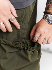 マルチポケットライトテーパードパンツ