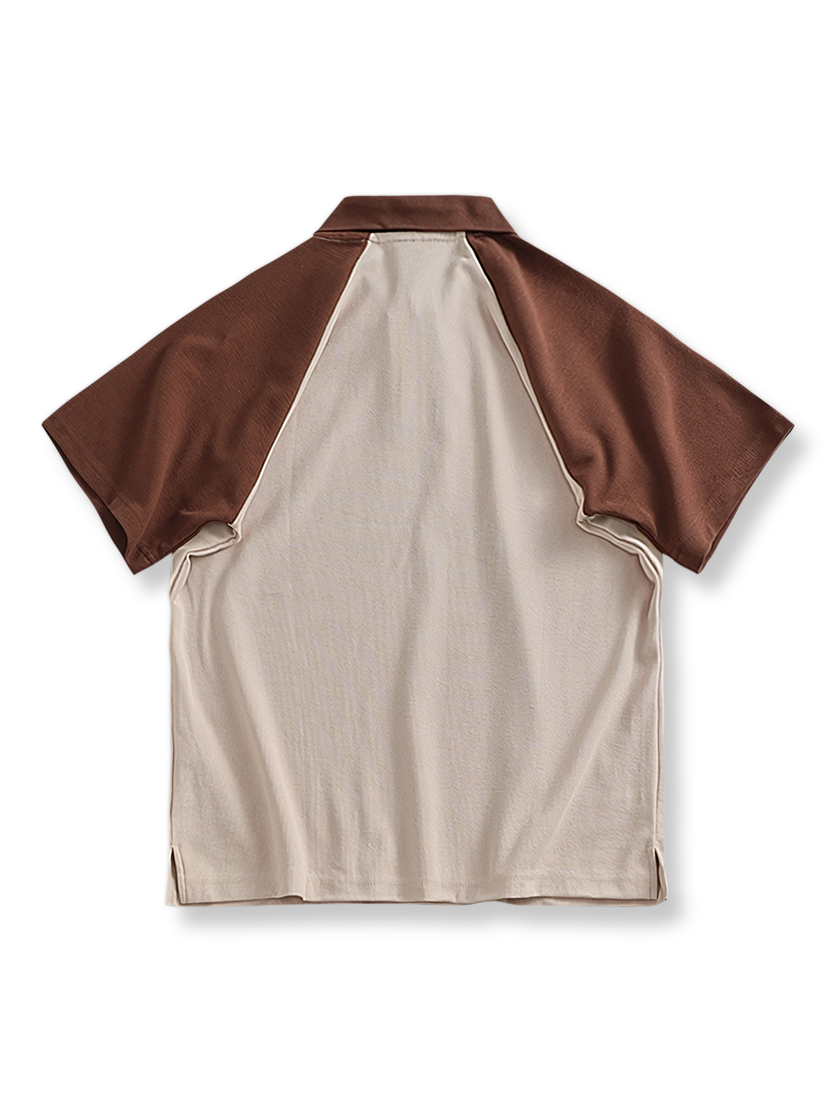 ゆったりとしたバイカラー襟付き半袖ポロシャツの正面画像