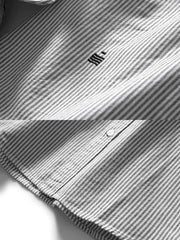 胸ポケットと刺繍のディテールクローズアップ