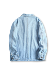 ウォッシュ加工のデニムジャケット、多ポケット付き