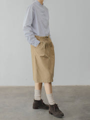 モデルがフレンチレトロな文芸タイプ女子向けシンプルな蓝白ストライプスタンドカラーシャツを着用し、様々な角度からそのスタイルを披露