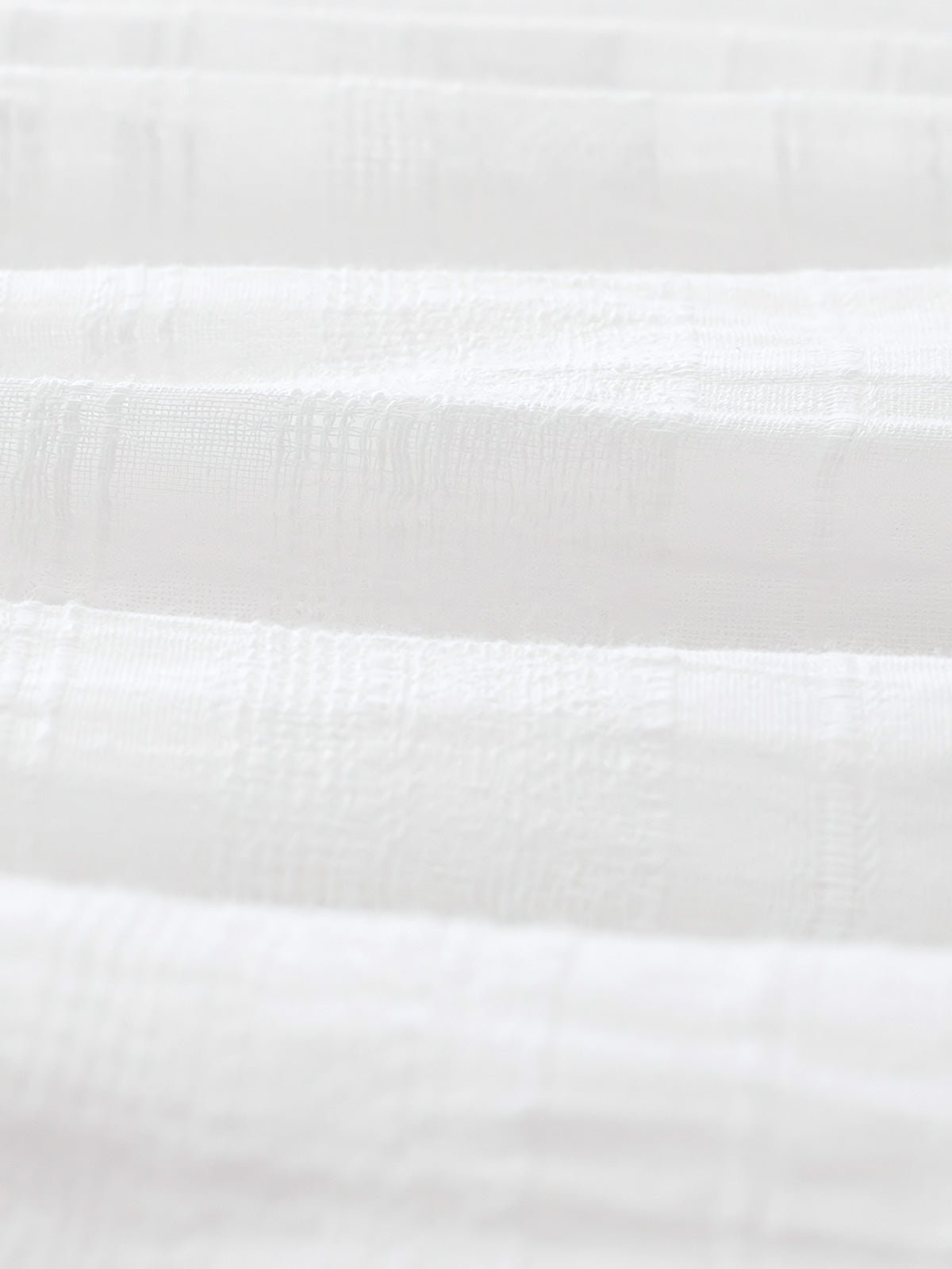 詳細画像: シャーリングデザインとノースリーブの詳細画像