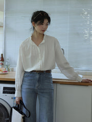 フリルネックランタンスリーブシャツ