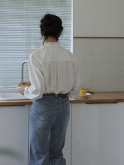 フリルネックランタンスリーブシャツ