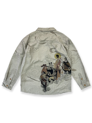 製品画像
『西遊記』テーマのプリントシャツの正面全体図。孫悟空と敵キャラクターの戦闘シーンが力強く描かれ、東洋の文化的魅力を感じさせるデザイン。
詳細画像
高精細プリントで再現された孫悟空の戦闘シーンと三蔵法師一行の取経旅の場面を強調した後面プリントディテール特写。色鮮やかな仕上がりと細かなディテールが目を引きます。