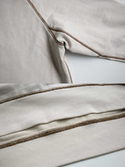 製品画像:
ヘビーウェイトヴィンテージ風「パイプクマ」刺繍スウェット全体画像。ウォッシュ加工でヴィンテージ感が際立つデザイン。
詳細画像:
「パイプクマ」刺繍とウォッシュ加工のディテールアップ。個性を引き出すデザインのクローズアップ。