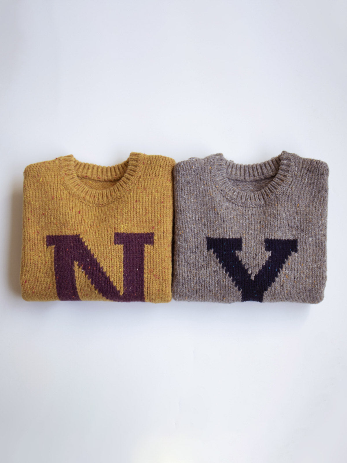 製品画像:
Lettermanカレッジ風ヴィンテージウールセーター全体画像。暖かみのあるウール素材と特徴的なレターデザインが魅力。
詳細画像:
「N」レターデザインのディテール。クラシックなカレッジ風デザインを強調する刺繍。