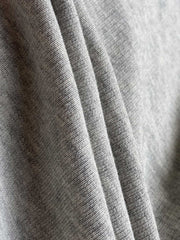 製品画像:
カレッジ風レタリング刺繍シングルボタン ベースボールスウェット全体画像。ヴィンテージデザイン、スポーティ、カジュアルスタイル
詳細画像:
刺繍「ANONYMOUS」レタリングとシングルボタンデザインのディテール