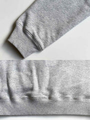 製品画像:
カレッジ風レタリング刺繍シングルボタン ベースボールスウェット全体画像。ヴィンテージデザイン、スポーティ、カジュアルスタイル
詳細画像:
刺繍「ANONYMOUS」レタリングとシングルボタンデザインのディテール