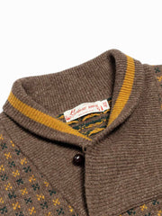 製品画像: ヴィンテージショールカラージャカードウールセーター全体画像、秋冬向け暖かいセーター、クラシックデザイン、ウール素材
詳細画像: ショールカラーとジャカードディテール、ヴィンテージ風デザイン、ウール100%、秋冬セーター