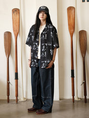 詳細画像: 14ozセルビッジデニムとリベットステッチのディテールが強調された画像
モデル画像: 赤耳ナローフィットワークデニムパンツを着用したモデルの全身画像、ヴィンテージワークスタイルを再現