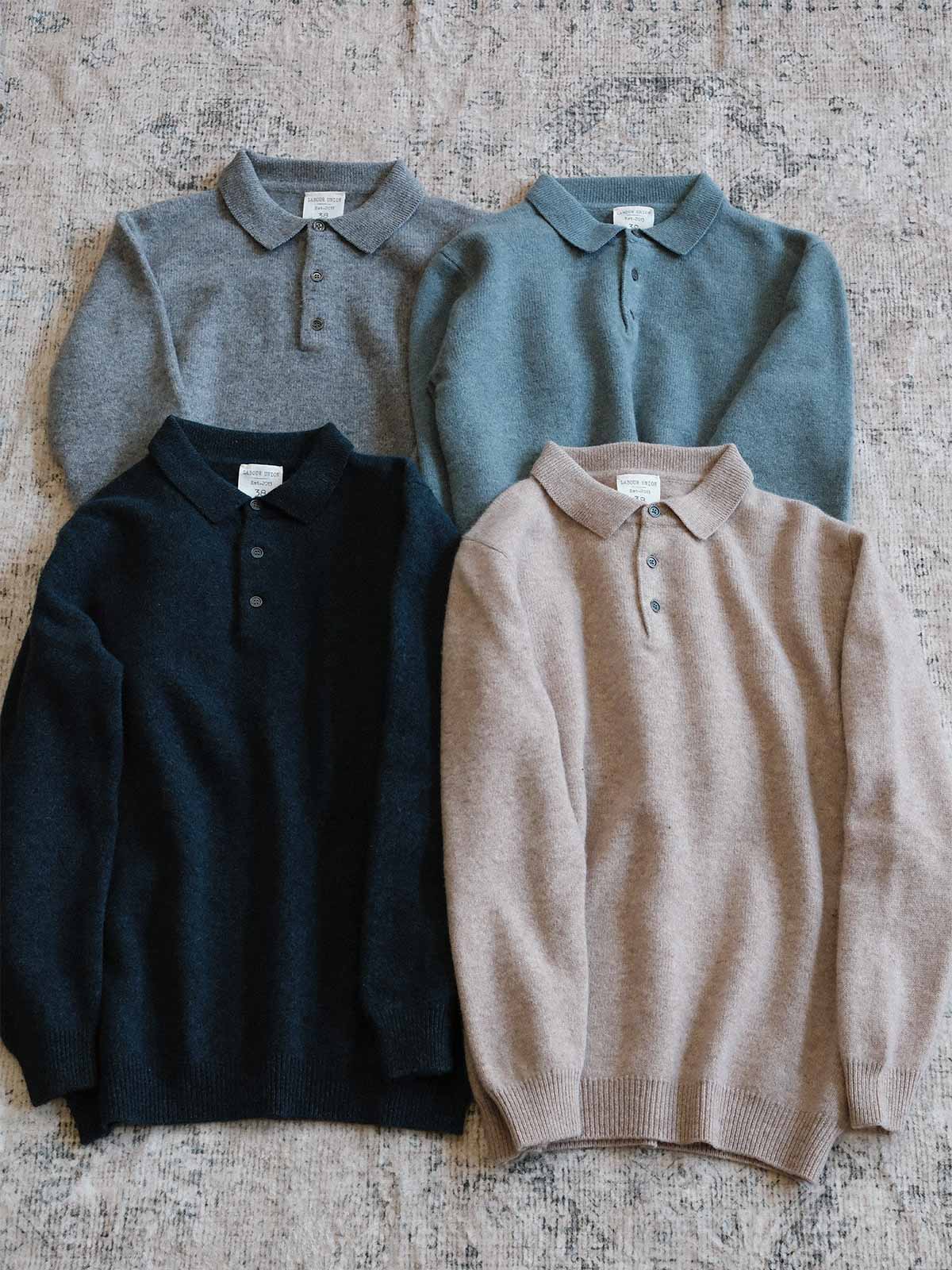 製品画像: オーストラリア産100%純ウール使用のポロニットセーター全体画像
詳細画像: 上質なシェルボタンと厚手の純ウール編み目のディテール