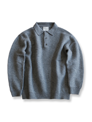製品画像: オーストラリア産100%純ウール使用のポロニットセーター全体画像
詳細画像: 上質なシェルボタンと厚手の純ウール編み目のディテール