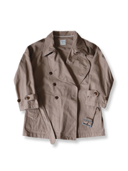 製品画像: フランス軍M38モーターサイクルダブルブレストコートの全体画像、ヴィンテージミリタリースタイル
詳細画像: 調節可能な袖口やウエストベルト、ミリタリー風の多機能ポケットのディテール