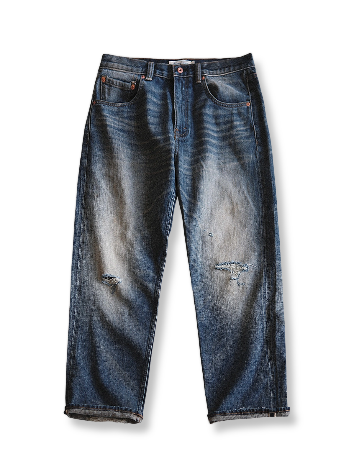 製品画像: 15.5ozのセルビッチ生地を使用した、手作業ヴィンテージウォッシュ加工ダメージデニム正面画像
詳細画像: 手作業で施されたヴィンテージウォッシュ加工のディテールとダメージ部分