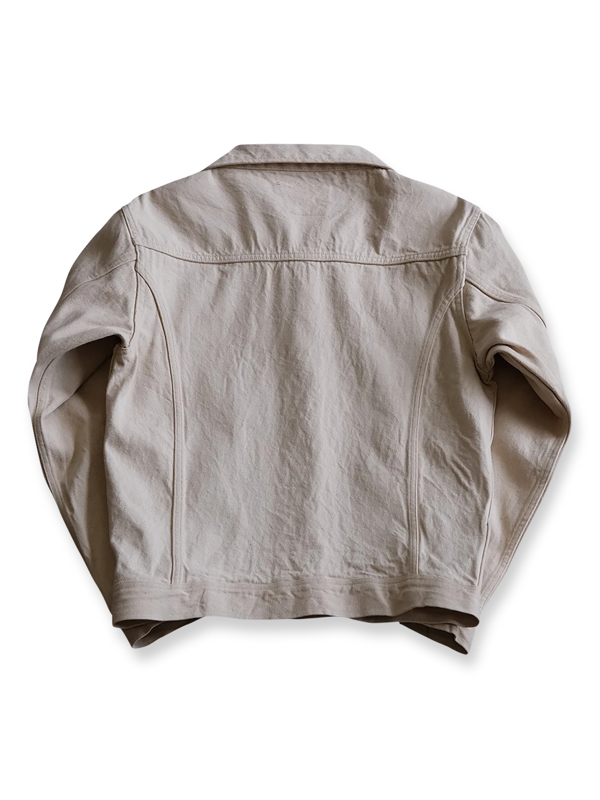 製品画像:
15.5oz生地の色赤耳デニムジャケット全体展示。日本製定織赤耳デニムを使用したクラシックなデザインで、ヴィンテージ感溢れる自然な色調を保ちながら、優れた耐久性と快適さを提供。
詳細画像:
赤耳部分のディテールと金属ボタンのクローズアップ。高級感を引き立てる赤耳デザインと精緻な金属ボタンが、ヴィンテージスタイルを際立たせます。