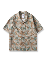 植物花柄のカモフラージュプリントが特徴のレーヨン混紡アロハシャツ