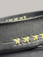 製品画像: ヴィンテージアメリカン手作りレザーベルトの正面図
詳細画像: レザーの質感と真鍮バックルのディテール